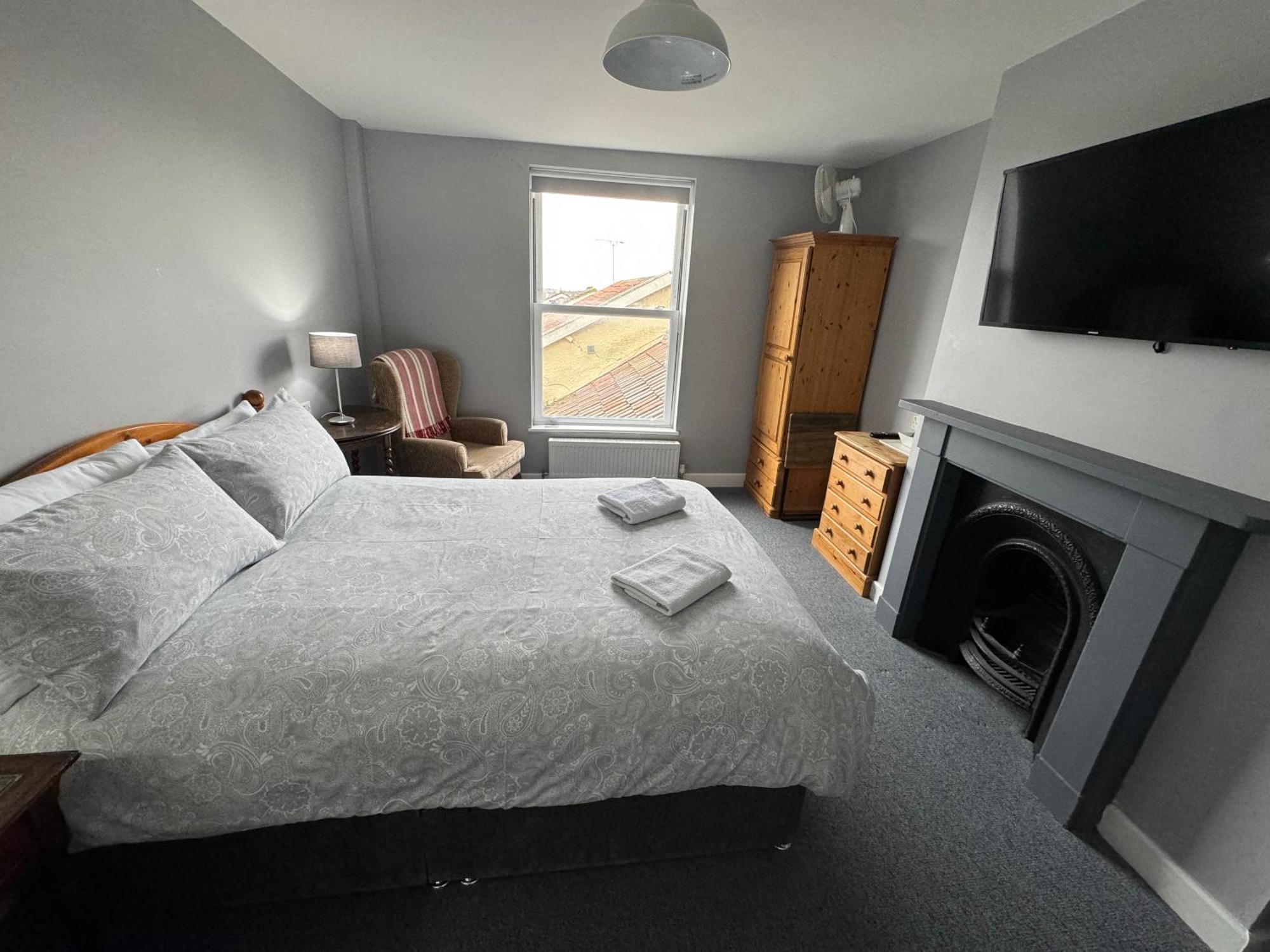 The Elms Guest House Bristol Filton Esterno foto