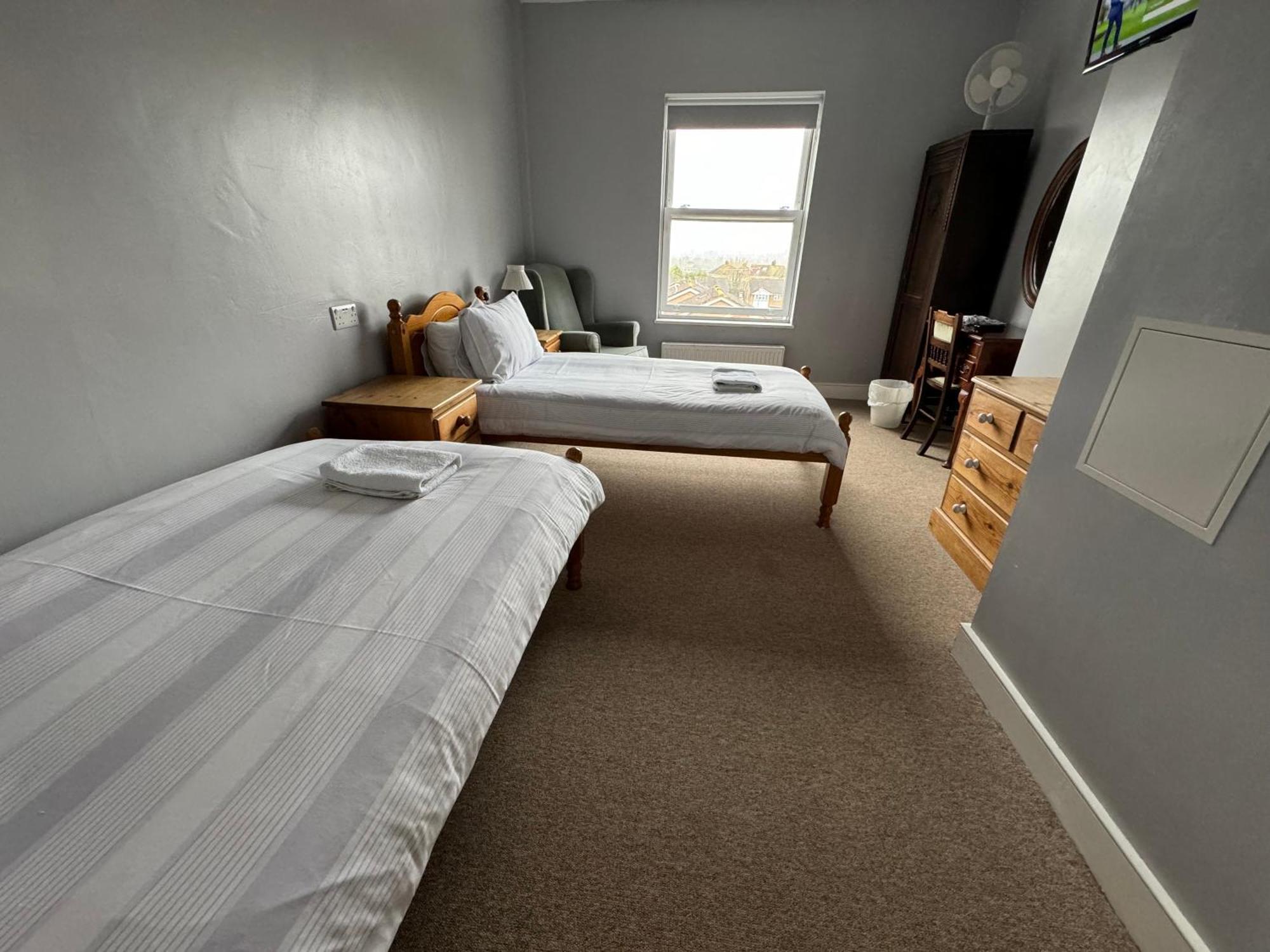 The Elms Guest House Bristol Filton Esterno foto