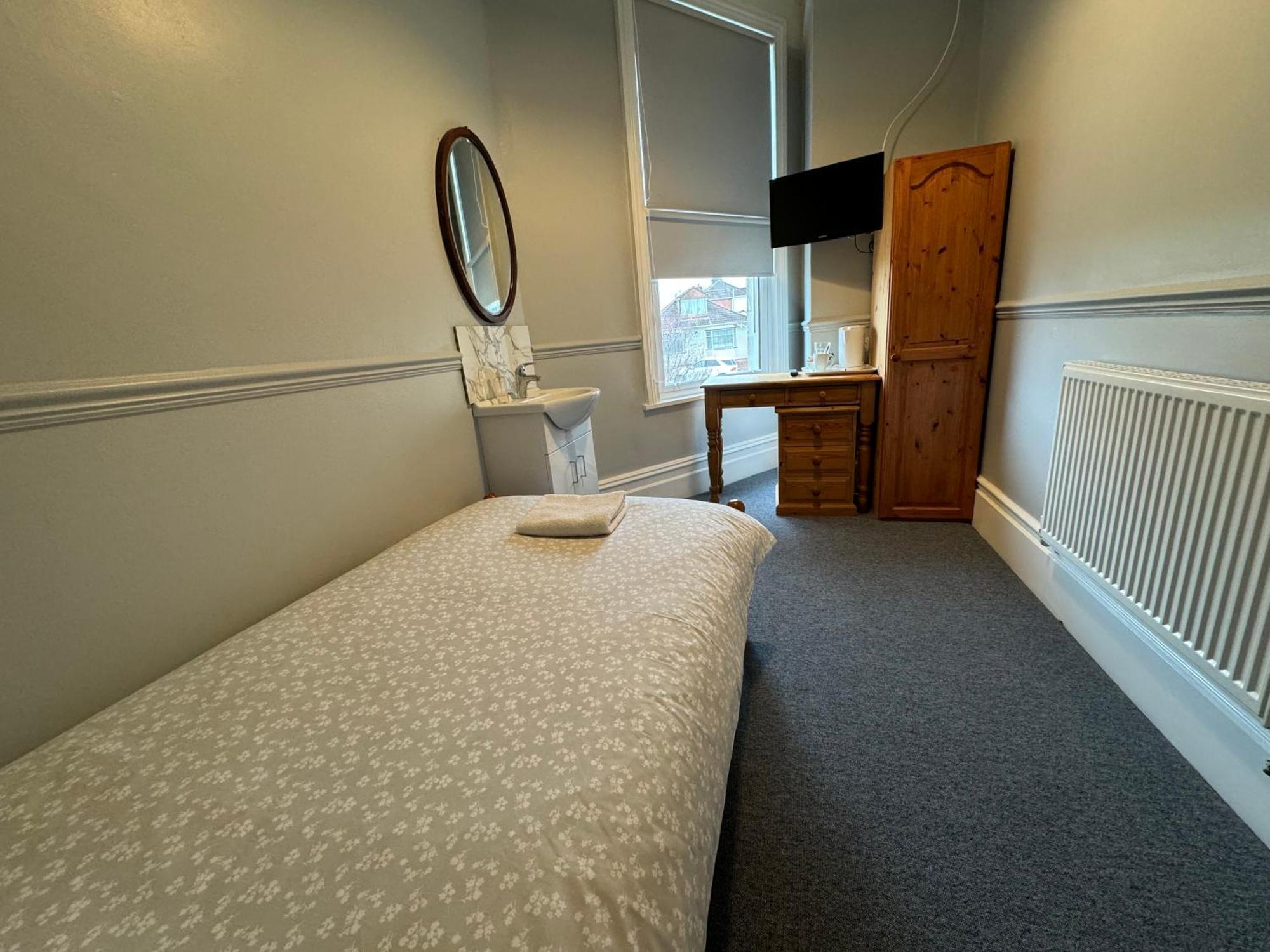 The Elms Guest House Bristol Filton Esterno foto