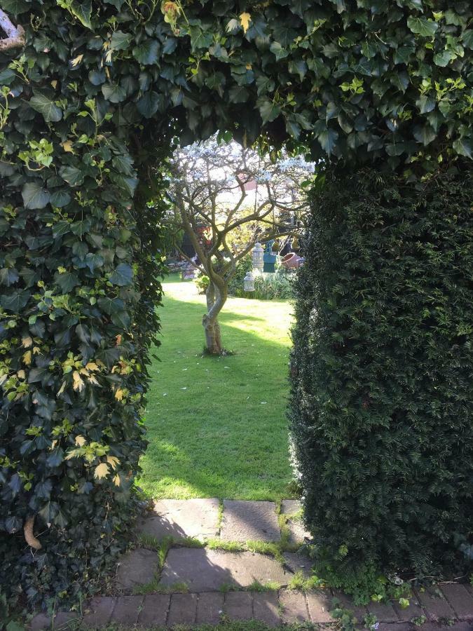 The Elms Guest House Bristol Filton Esterno foto